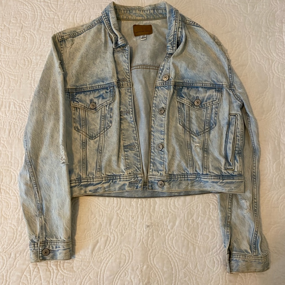 Crop denim jacket